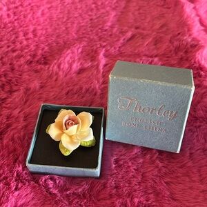 Thorley “bone china” flower brooch  pin multicolor floral hand painted pink gree